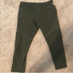 Zella Capri leggings mesh panels